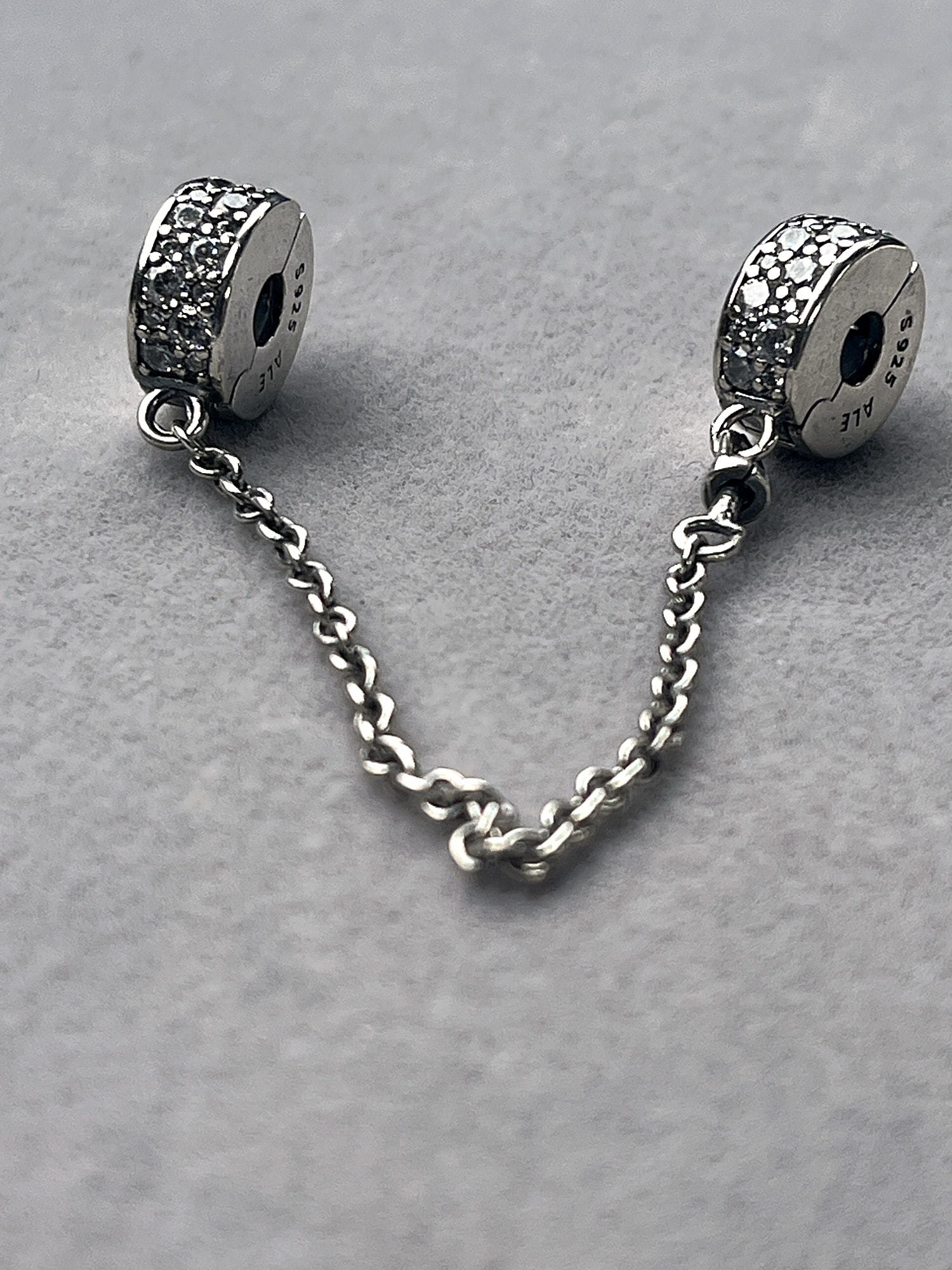 Cadena de seguridad pavé