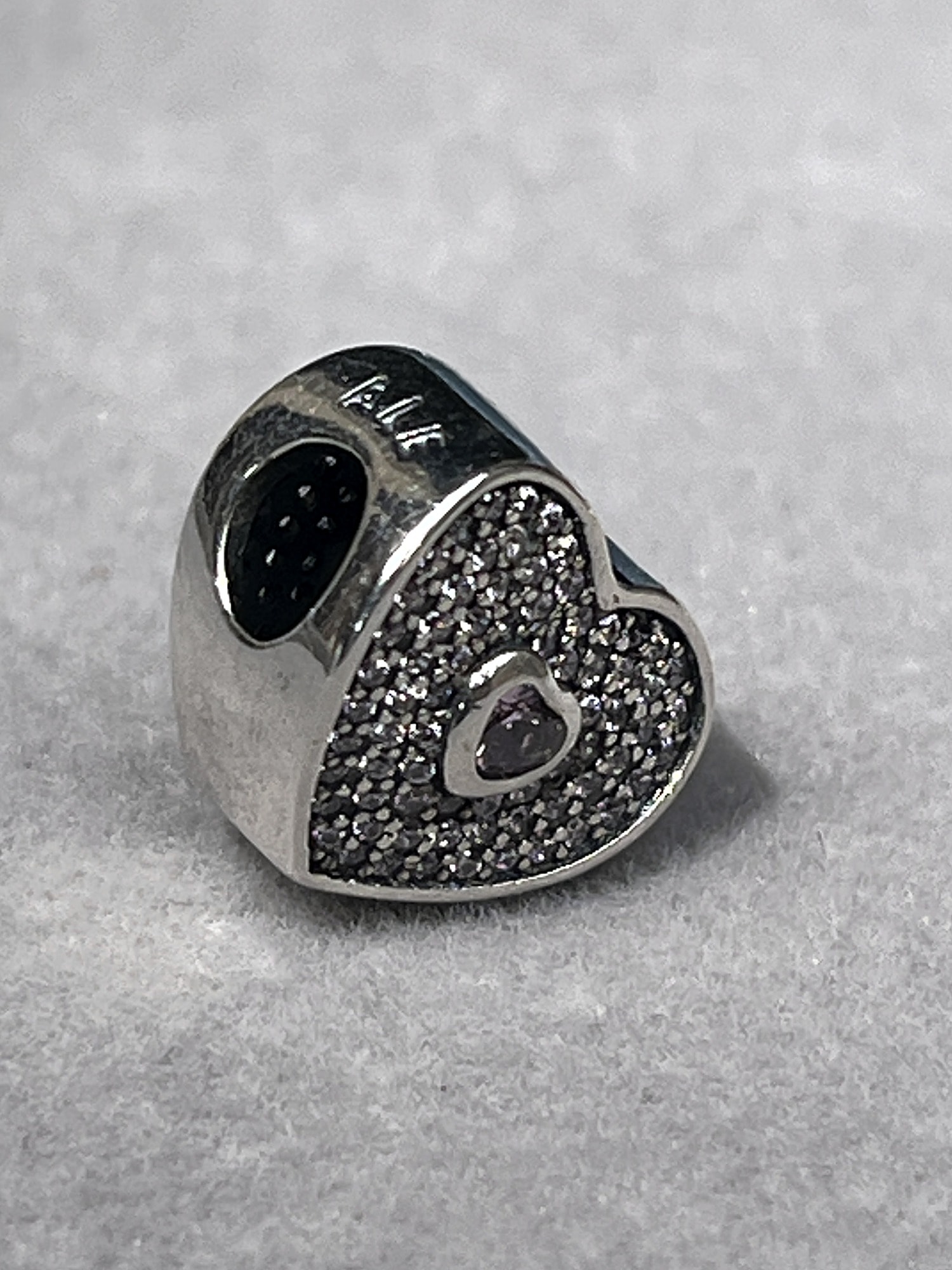 Charm corazón pavé con piedra rosa