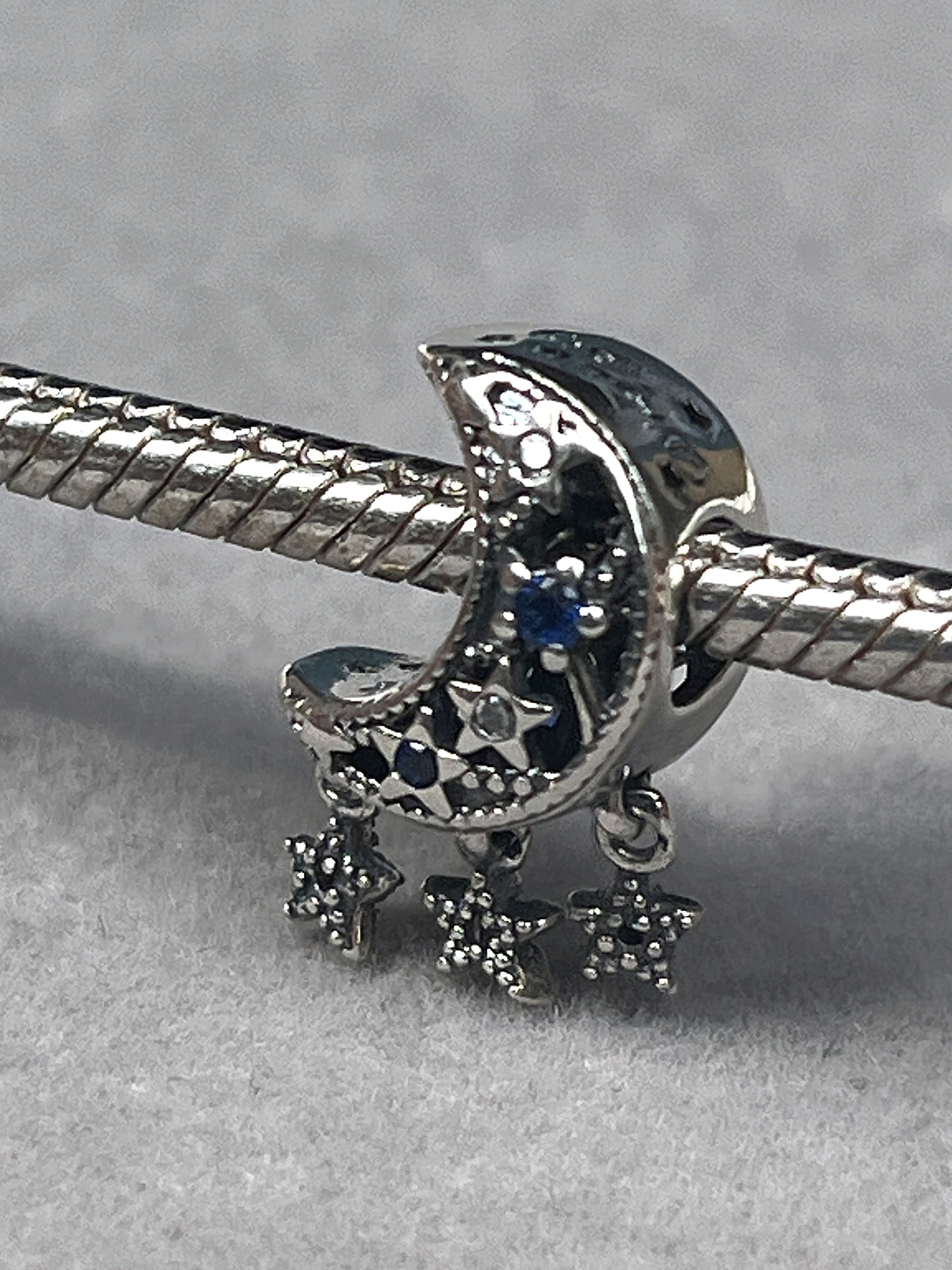 Charm luna y estrellas