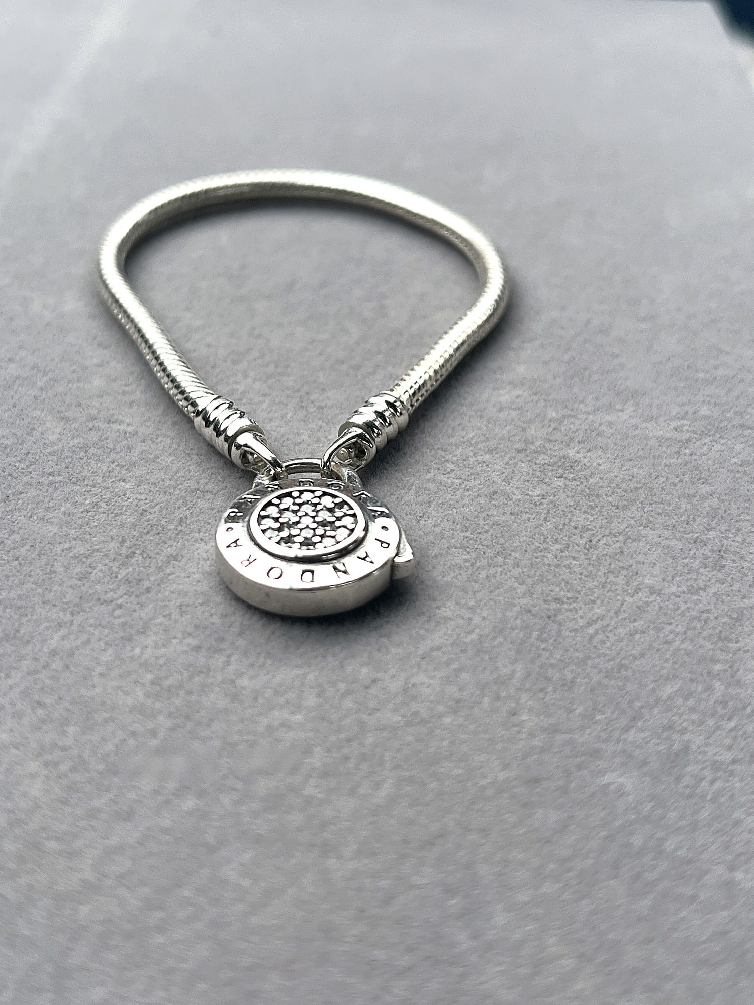 Pulsera candado logo — 16 cm